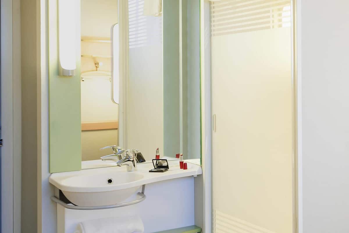 룸, 싱글침대 2개 | 방음 설비, 다리미/다리미판