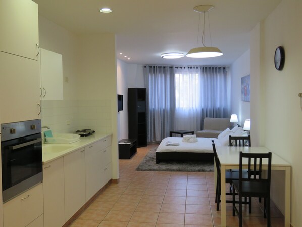 Superior Studio, City View