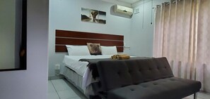 客房内保险箱、熨斗/熨衣板、免费 WiFi