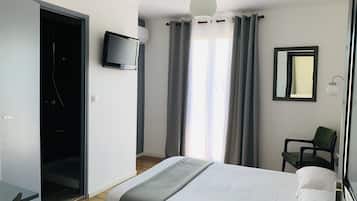 Double Room (Comfort Double) | Desk, blackout drapes, iron/ironing board, free WiFi