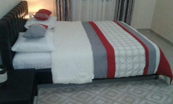 1 bedroom, in-room safe, wired Internet, bed sheets