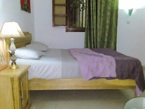 Double Room | 1 bedroom, in-room safe, wired Internet, bed sheets