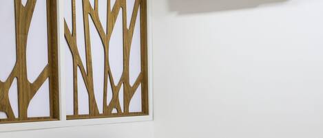 2 habitaciones, caja de seguridad en la habitación y escritorio