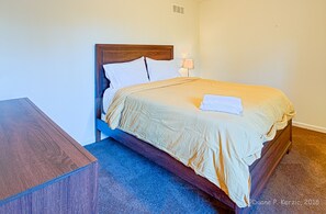 5 quartos, ferros/tábuas de passar roupa, Wi-Fi, roupa de cama