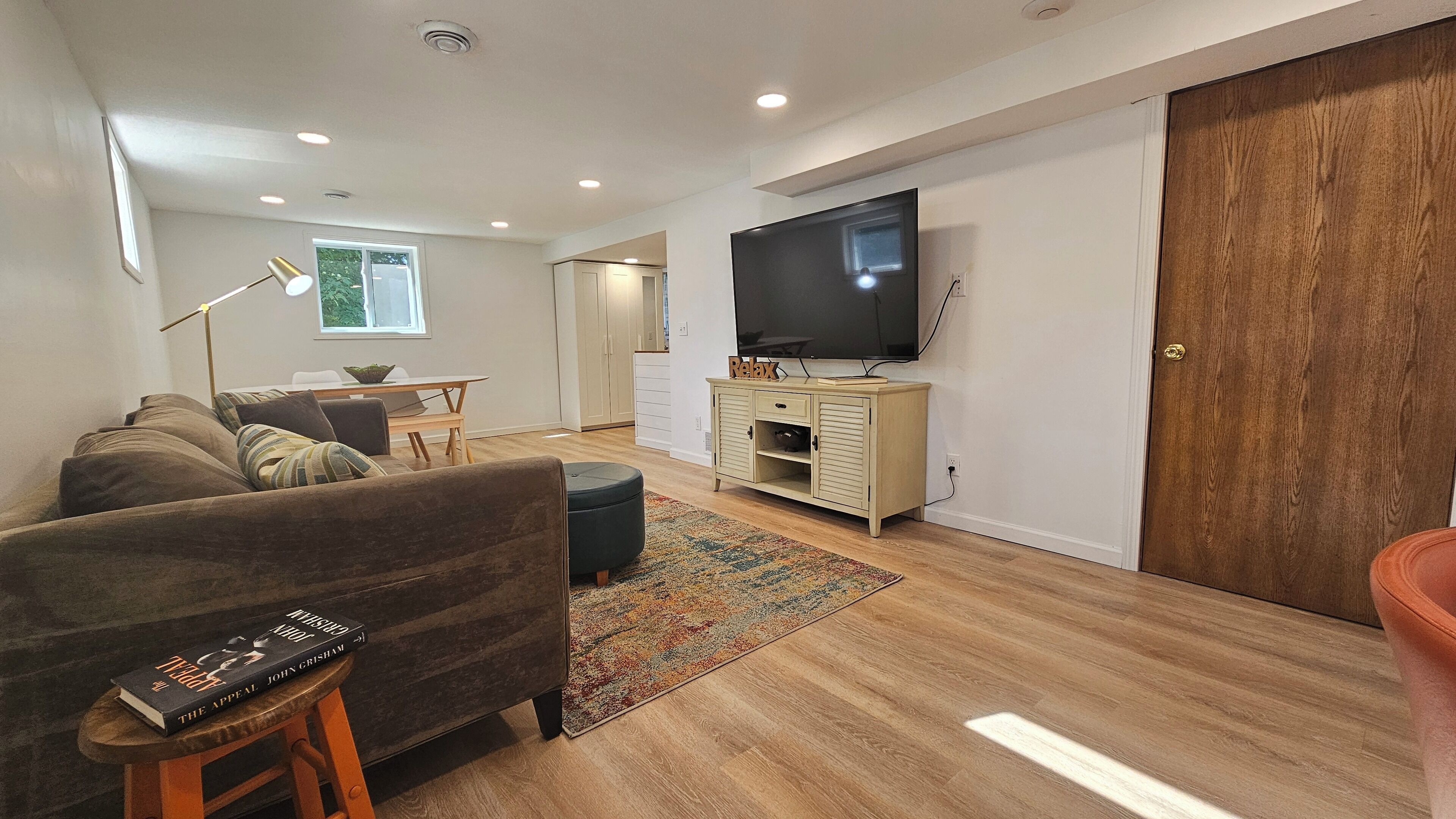 TV, TV-spill, DVD-spiller og bøker