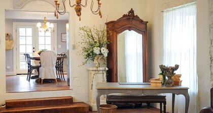 Luxury Cottage in Jacksonville's Historic Core!