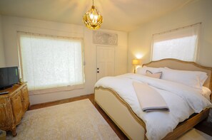 1 habitación, sábanas italianas Frette y escritorio 