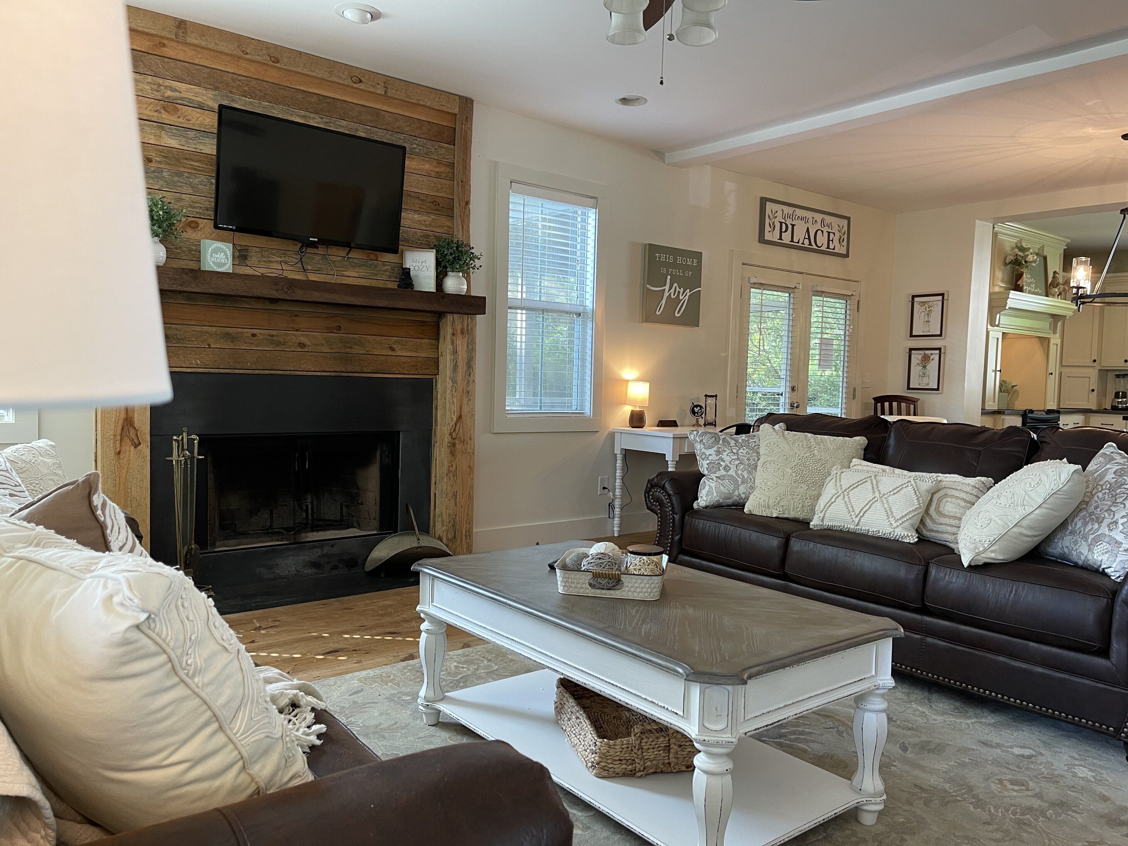 Smart TV, fireplace, offices