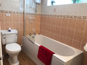Combined shower/bathtub, hair dryer, towels - *** Three Bedroomed Detached Bungalow in Bowness With Parking and wifi **** (Windermere)
