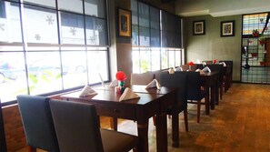 Restaurant - Nite & Day Surabaya - Kedungdoro (Surabaya)