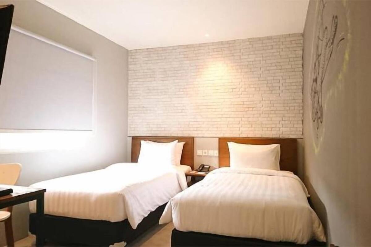 Escritorio, insonorización y wifi gratis