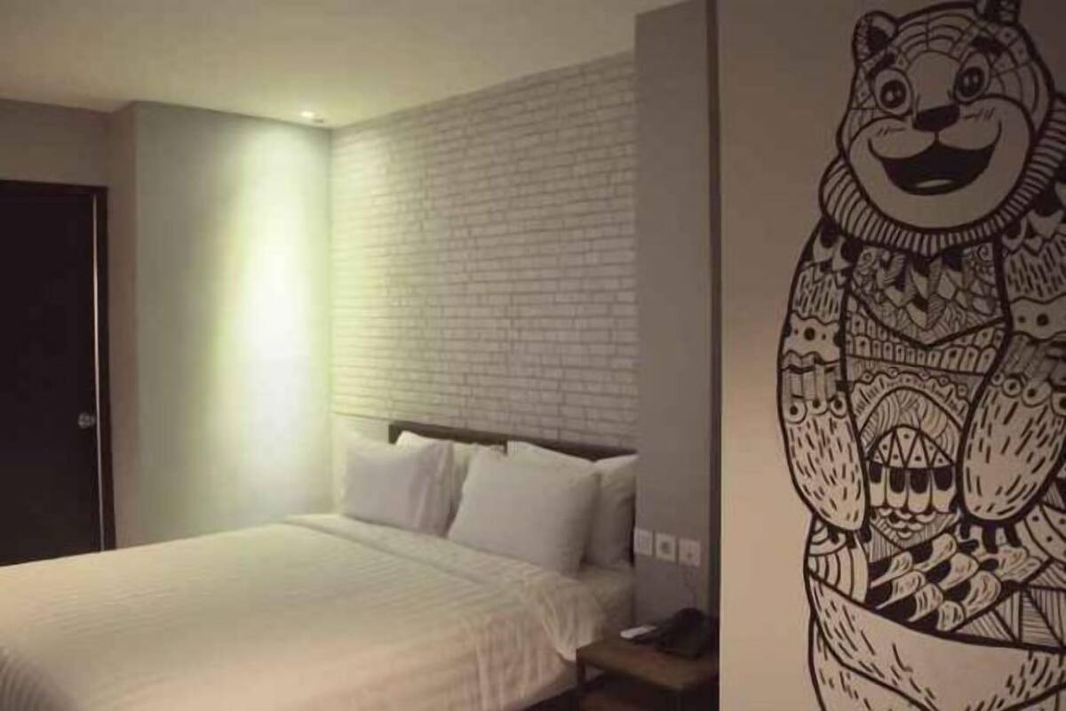 Escritorio, insonorización y wifi gratis