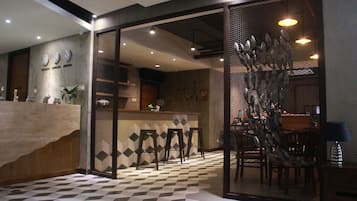 Coffee shop