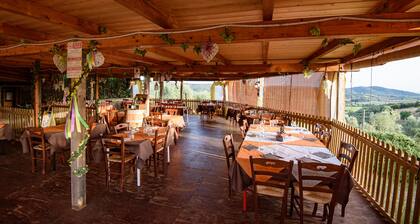 Borgo Campetroso apartments in the countryside, 2 swimming pools, restaurant 20 km from the sea