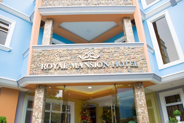 View from property - Royal Mansion Hotel (Tabaco City)