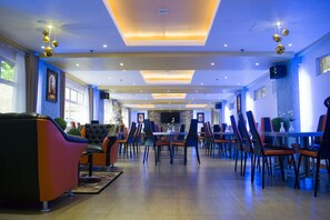 Breakfast, lunch, dinner served; local and international cuisine  - Royal Mansion Hotel (Tabaco City)