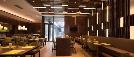 Spécialités Cuisine locale et internationale