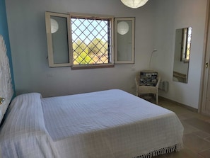 3 bedrooms, iron/ironing board, travel cot, free WiFi