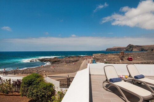 Agaete Beach House luonnon altaissa
