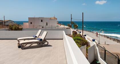 Agaete Beach House luonnon altaissa