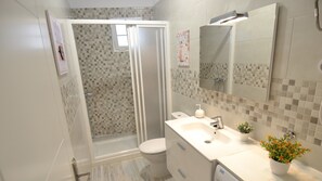Hair dryer, towels - Beautiful new house, with terrace / solarium in Arona (Arona)