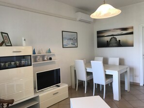 Dining - RESIDENTIAL FLAT ON LAKE MAGGIORE LOMBARDIA (Germignaga)