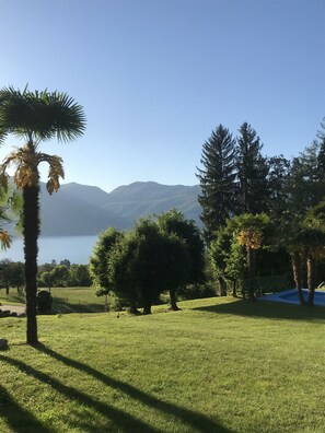 Property grounds - RESIDENTIAL FLAT ON LAKE MAGGIORE LOMBARDIA (Germignaga)