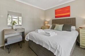 2 quartos, Wi-Fi de cortesia, roupa de cama