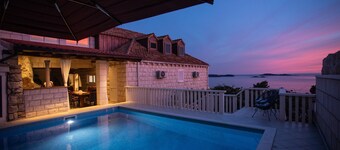 Sea view Villa with private pool just 10 min. drive to Dubrovnik