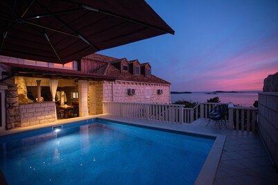 Sea view Villa with private pool just 10 min. drive to Dubrovnik