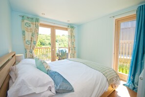 3 makuuhuonetta, silitysrauta/-lauta, ilmainen Wi-Fi, vuodevaatteet