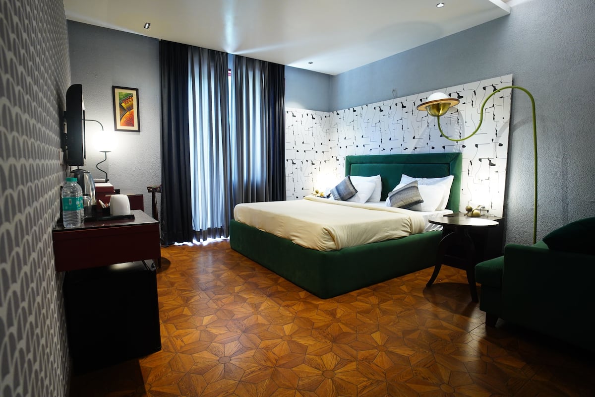 Premium tweepersoonskamer, 1 slaapkamer | 1 slaapkamer, luxe beddengoed, een kluis op de kamer, een bureau