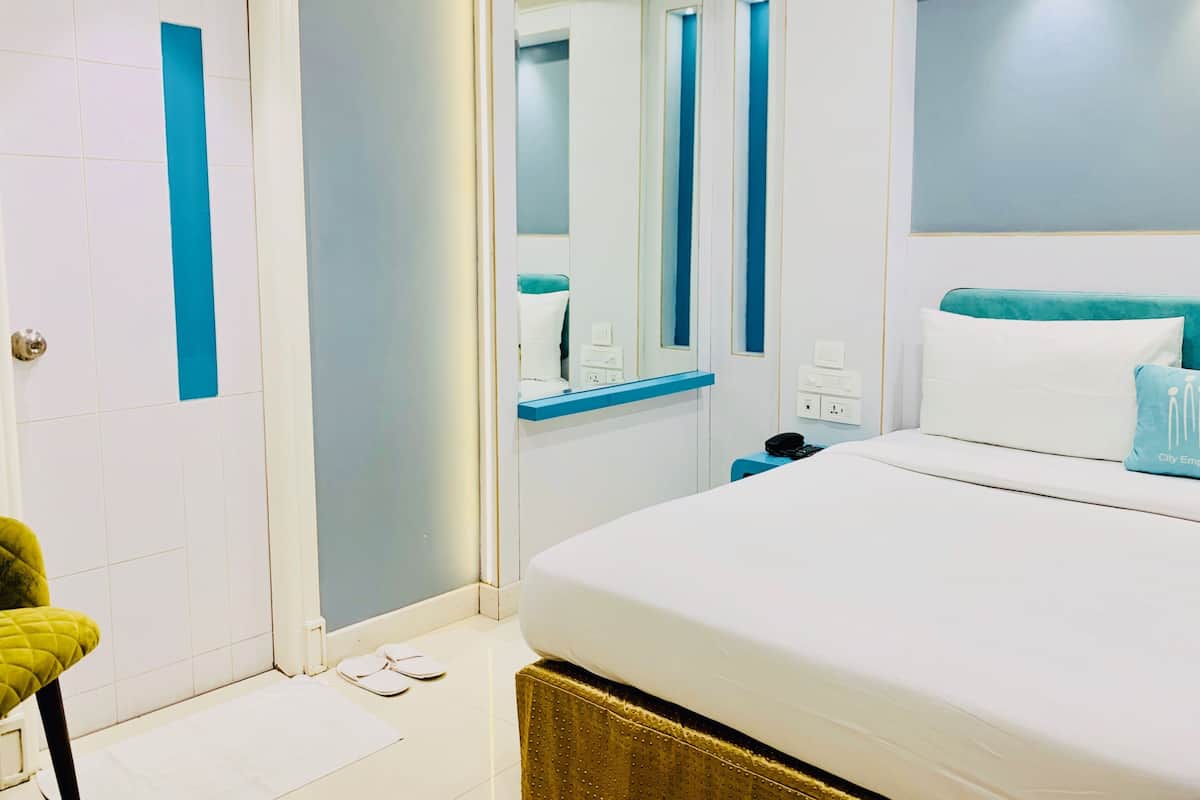 Deluxe-Doppel- oder -Zweibettzimmer | Hochwertige Bettwaren, Betten mit Memory-Foam-Matratzen, Zimmersafe