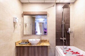 Bathroom - Mai Thang Hotel (Da Lat)