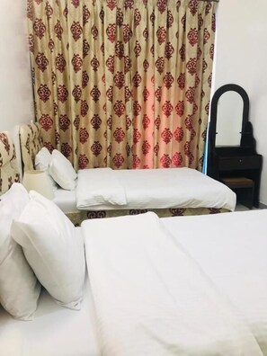 Apartment, 1 Bedroom (for 4) | In-room safe, desk, soundproofing, iron/ironing board - Sky Hotel Apartments (Dubai)