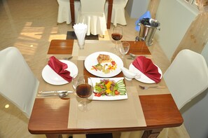Breakfast, lunch and dinner served - Hotel 89 (Mandalay)