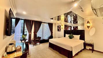 Minibar, coffres-forts dans les chambres, bureau, chambres insonorisées