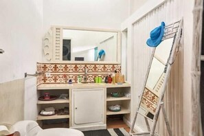 Bathroom - Villa Sari Seminyak (Seminyak)