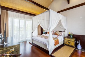 1 bedroom, minibar, individually decorated, desk