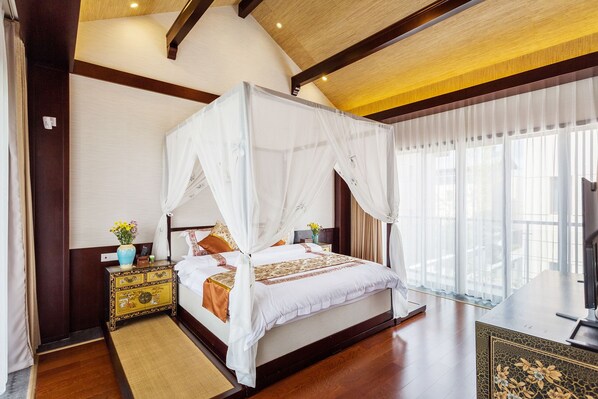 1 bedroom, minibar, individually decorated, desk