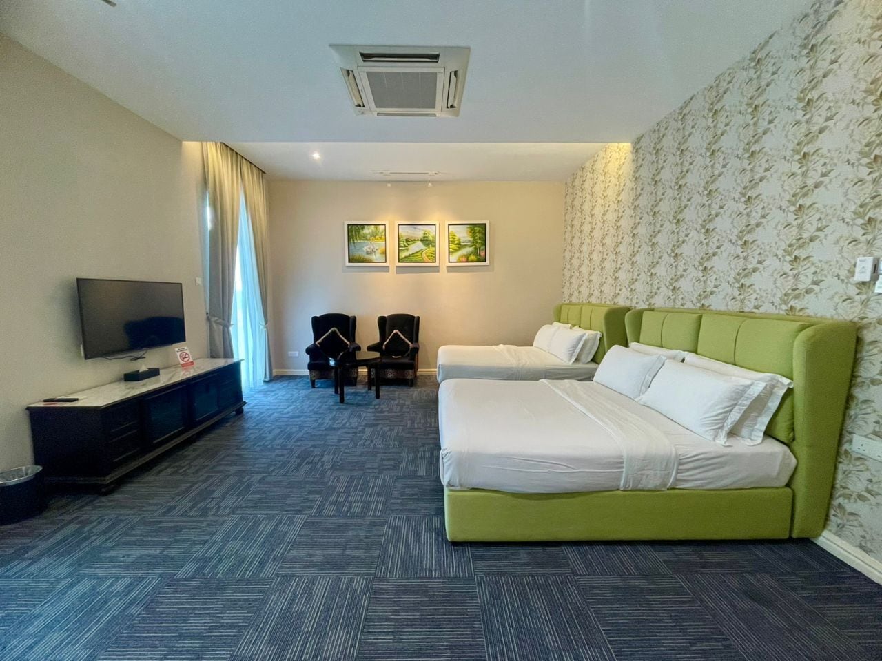 Family Room, 2 Queen Beds, Balcony, Garden View