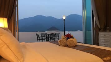 Exclusive Room, 1 King Bed, Balcony, Mountain View | Mountain view