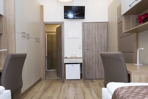 1 bedroom, premium bedding, individually furnished, desk - Ditta Panzio (Debrecen)