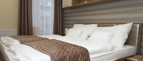 Double or Twin Room, Balcony | 1 bedroom, premium bedding, individually furnished, desk