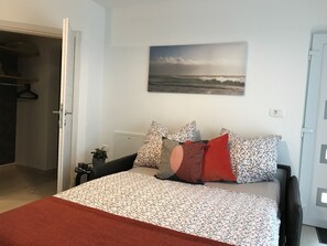 2 bedrooms, iron/ironing board, travel crib, free WiFi