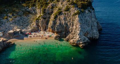 Apartement mit XXL Terasse und Infinity Pool  !!!