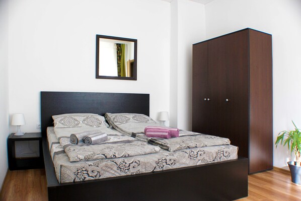 Comfort Apartment, 1 Bedroom, Kitchen | 1 bedroom, cribs/infant beds, free WiFi, bed sheets - SofiaStyle Apartments (Sofia)