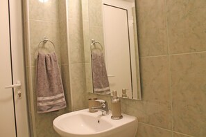 Comfort Apartment, 1 Bedroom, Kitchen | Bathroom sink - SofiaStyle Apartments (Sofia)