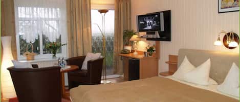 1 Schlafzimmer, Schreibtisch, WLAN, Bettwäsche