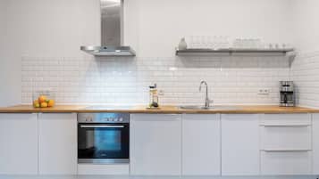 Premium Apartment, 4 Bedrooms, Accessible, Terrace | Private kitchen | Full-sized fridge, oven, stovetop, dishwasher